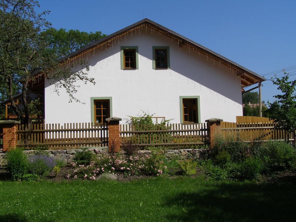 Hotel Na Statku Mirosov Mirosov  Buitenkant foto